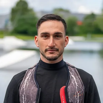 Dennis Hildebrand | Wakeskater profile