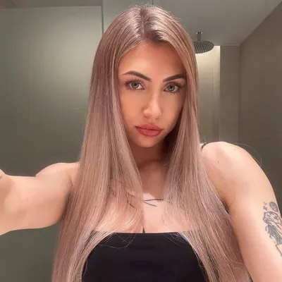 D e n n y 🌸 profile