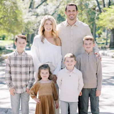 Derek Carr profile