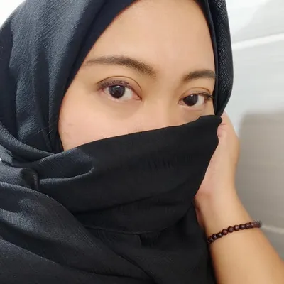 Desy Haide profile