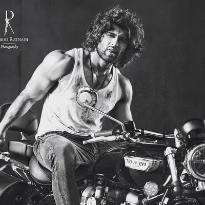 VIJAY DEVARAKONDA profile