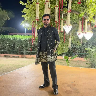 Dev Gupta DG profile