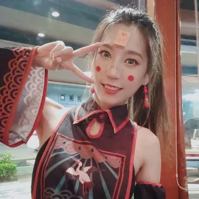 蔣 玫 《坏壞》 profile