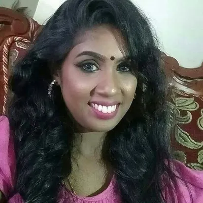 Devis Bridal profile