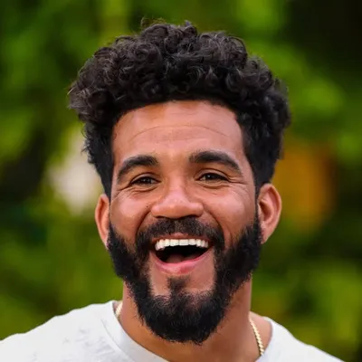 Devon Travis profile