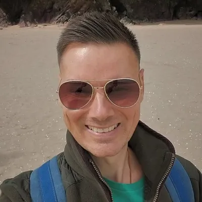 Dewi Reynolds profile