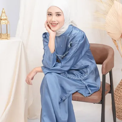 Dewi Almira Darmawan profile