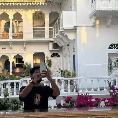 DHRUMIL🖤💸 profile