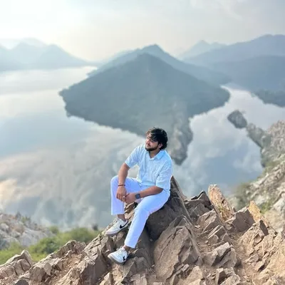 Dhruv Vasani profile