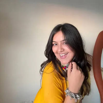 Dhruvi Godhani ❣
