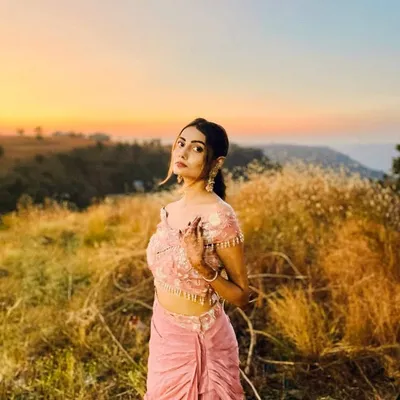 Dhruvi profile