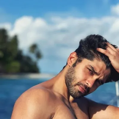Dhruv Vikram ๐ profile