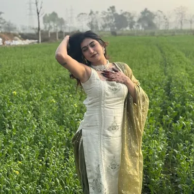 Dhwanii Khatter profile