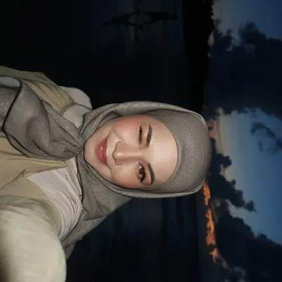Farah Azman profile