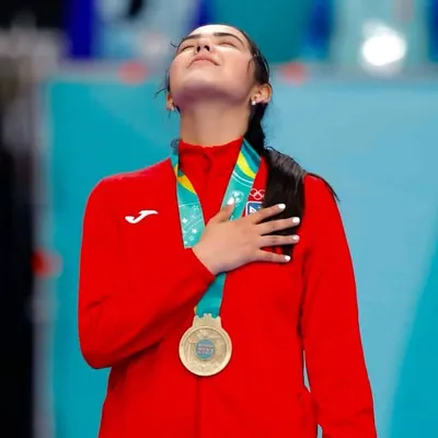 Adriana Diaz profile