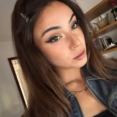 Bouchra profile