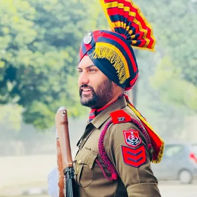 ਦੀਦਾਰ ਸ਼ਾਇਰ (دیدار شیر) profile