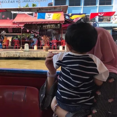 Noor Diana profile