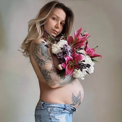 MOM BY DAY. MAKER BY NIGHT ☾ profile