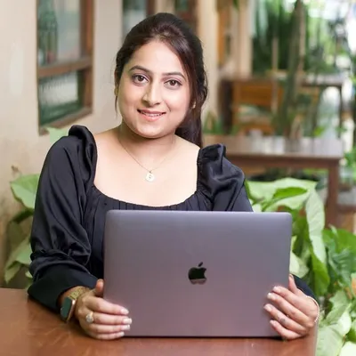 Dt Bhavya Makkar & Co Founder- Yogen Makkar profile