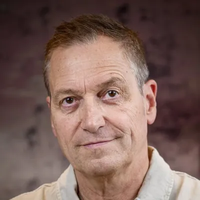 Dieter Nuhr profile