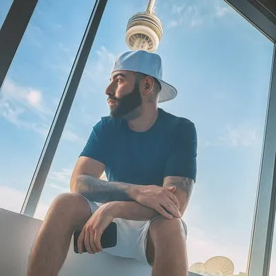 Dillin Hoox profile