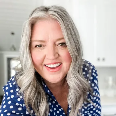 Paula Holloway, Plus-Size Encourager profile