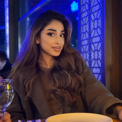 DINA B. profile
