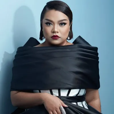 Dina Nadzir profile
