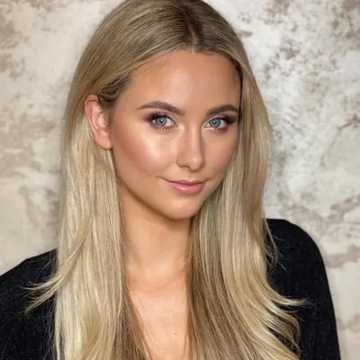 DIONNE ESMÉE SNEL profile