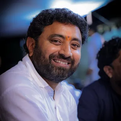 Dipakbapu Hariyani profile