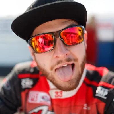 Dirk Stratton profile