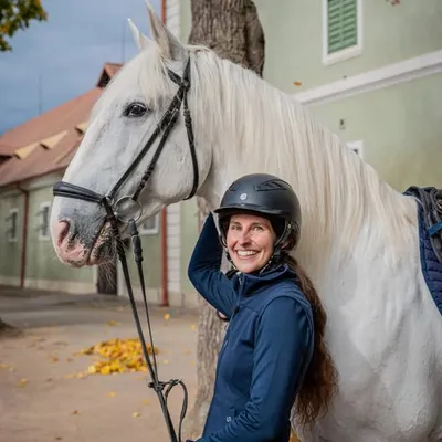 Alyssa Mathews - DiscoverTheHorse profile