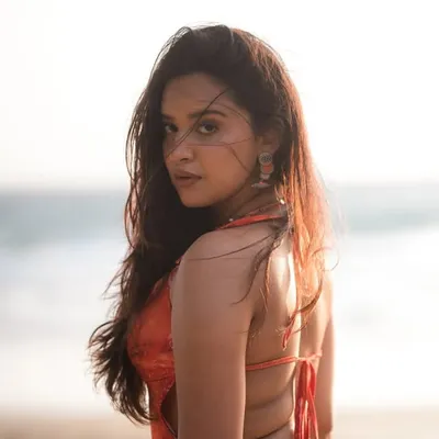 DISHA🤍 profile