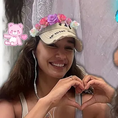 DISHA's โ
๐ซ๐๐๐ โ
( โ)โคSwastika profile