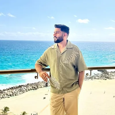 Divansh Gandhi profile
