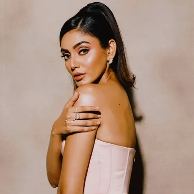 Sana Makbul profile
