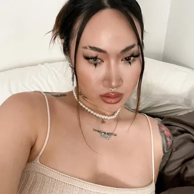* ‧₊˚ ✧ divina wong ⊹ ✧ ₊˚ ‧ profile