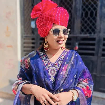 ๐ Divya Barot ๐ profile