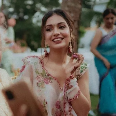 DIVYA AGARWAL FANPAGE profile