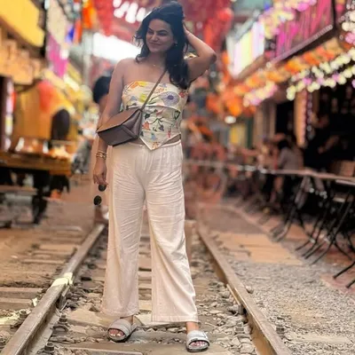 Divya Shandilya profile
