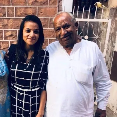 Divya Badlani Karwani profile