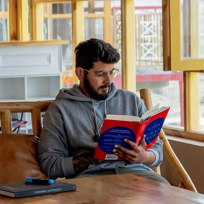 Divyanshu Oberoi profile