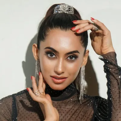 Diya Singh profile