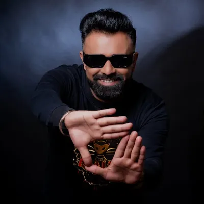 DJ Hardik Thakker profile