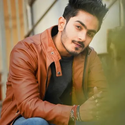 Dhruv_Lewisđź’– profile