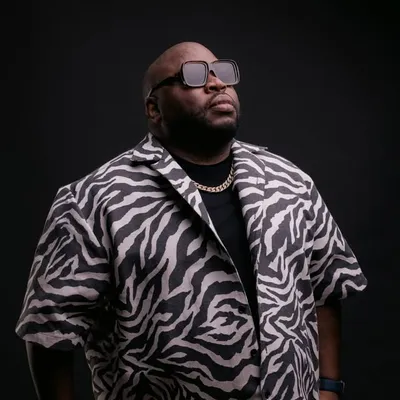 DJ KISS profile