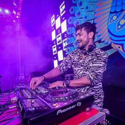 DJ Dee profile