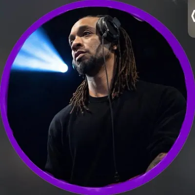 DJ E Feezy profile