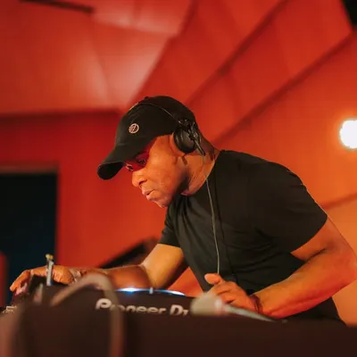 DJ EZ profile